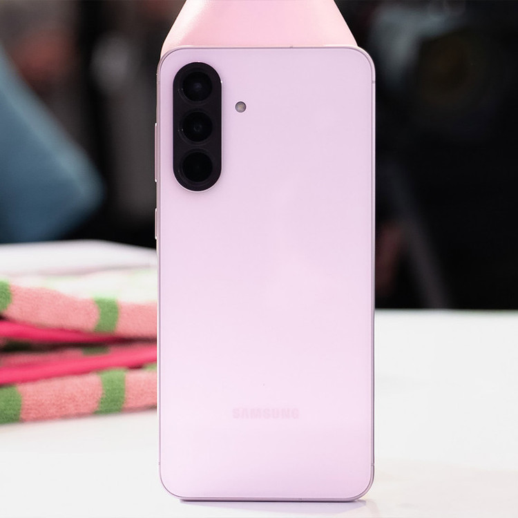 گوشی موبایل سامسونگ مدل Galaxy A56 دو سیم کارت ظرفیت 256 گیگابایت و رم 8 گیگابایت